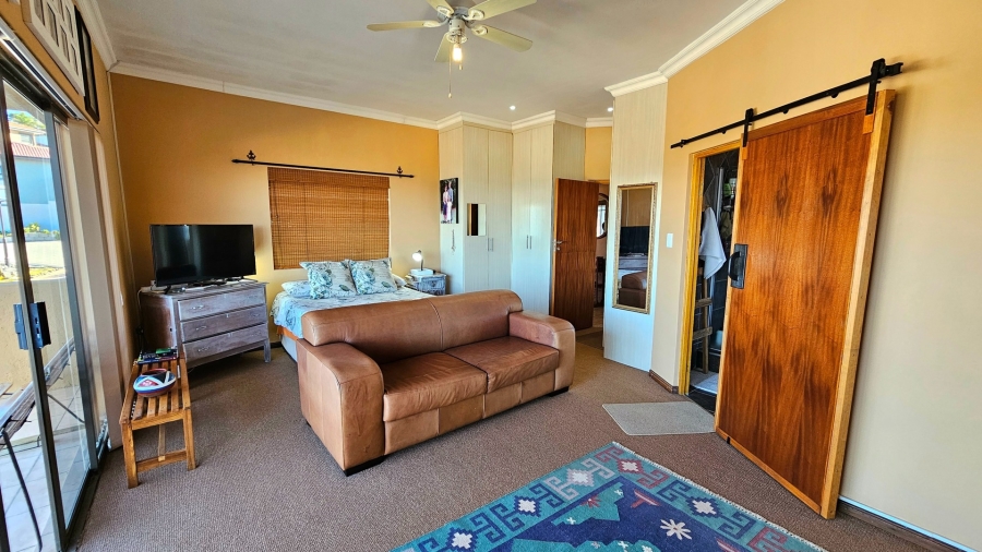 3 Bedroom Property for Sale in Avonddans Western Cape